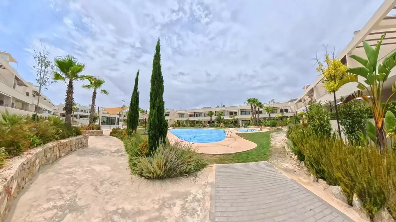 2-bedroom Property In Torrevieja, Spain (93 M²)