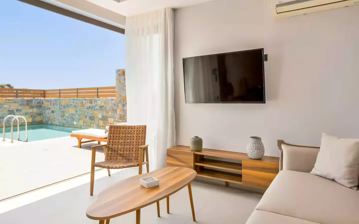 Investment Opportunity: Complex Of 3 Luxury Villas With Pools And Expansion Potential – Anopolis, Heraklion