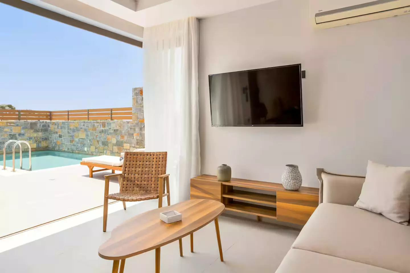 Investment Opportunity: Complex Of 3 Luxury Villas With Pools And Expansion Potential – Anopolis, Heraklion