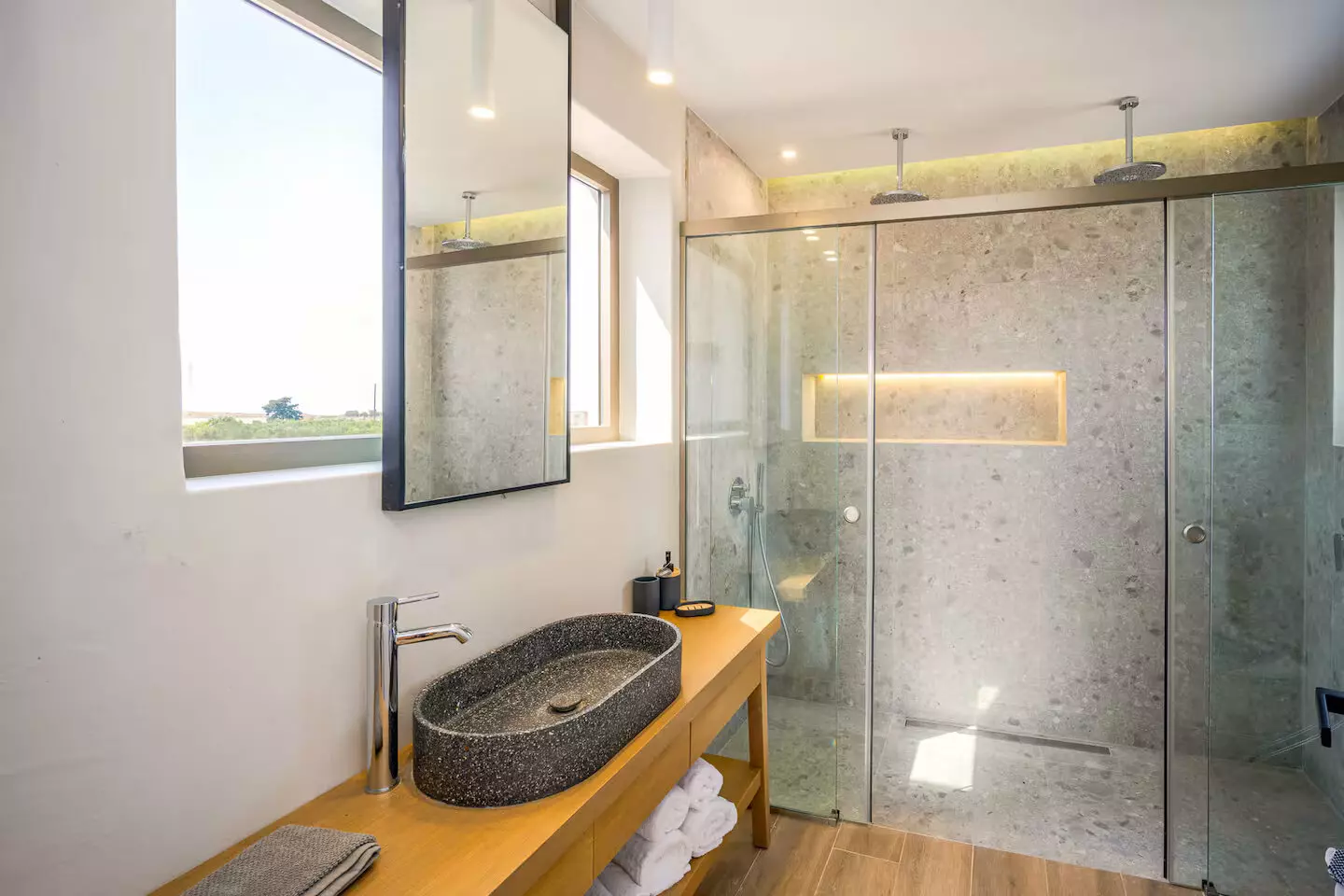 Investment Opportunity: Complex Of 3 Luxury Villas With Pools And Expansion Potential – Anopolis, Heraklion
