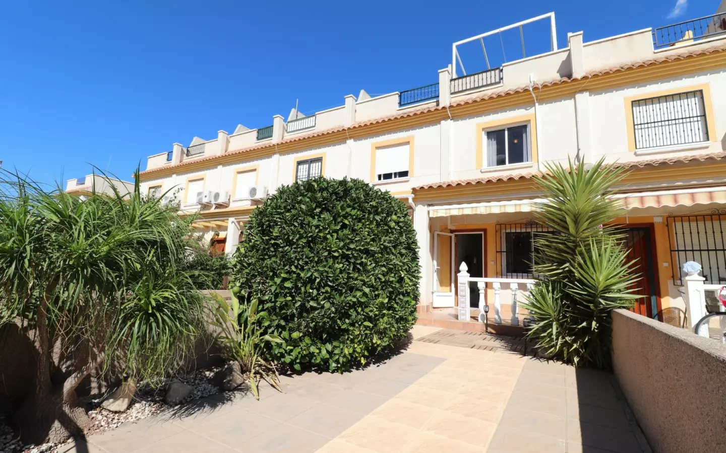 2-bedroom Townhouse In Algorfa, Spain (88 M²)