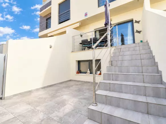 3-bedroom Townhouse In Benijofar, Spain (117 M²)