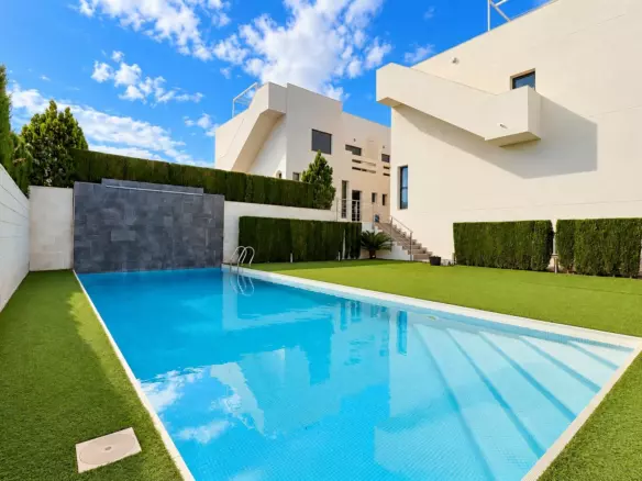 3-bedroom Townhouse In Benijofar, Spain (117 M²)
