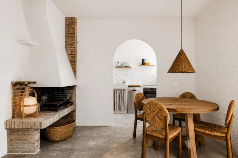 Renovated 4-bedroom Villa With Private Pool And Parking In S’algar, Menorca