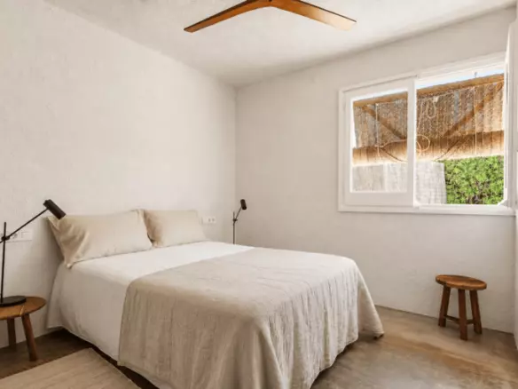Renovated 4-bedroom Villa With Private Pool And Parking In S’algar, Menorca