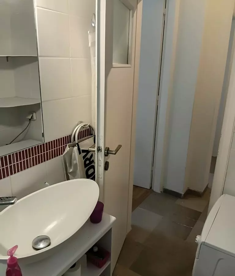 2-bedroom Flat In Saronida, Greece (42 M²)