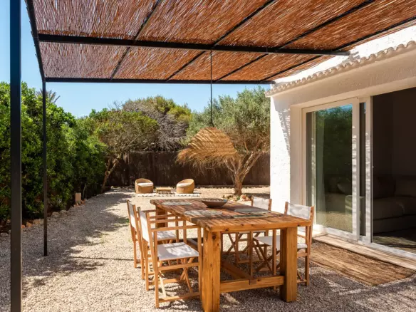 Renovated 4-bedroom Villa With Private Pool And Parking In S’algar, Menorca