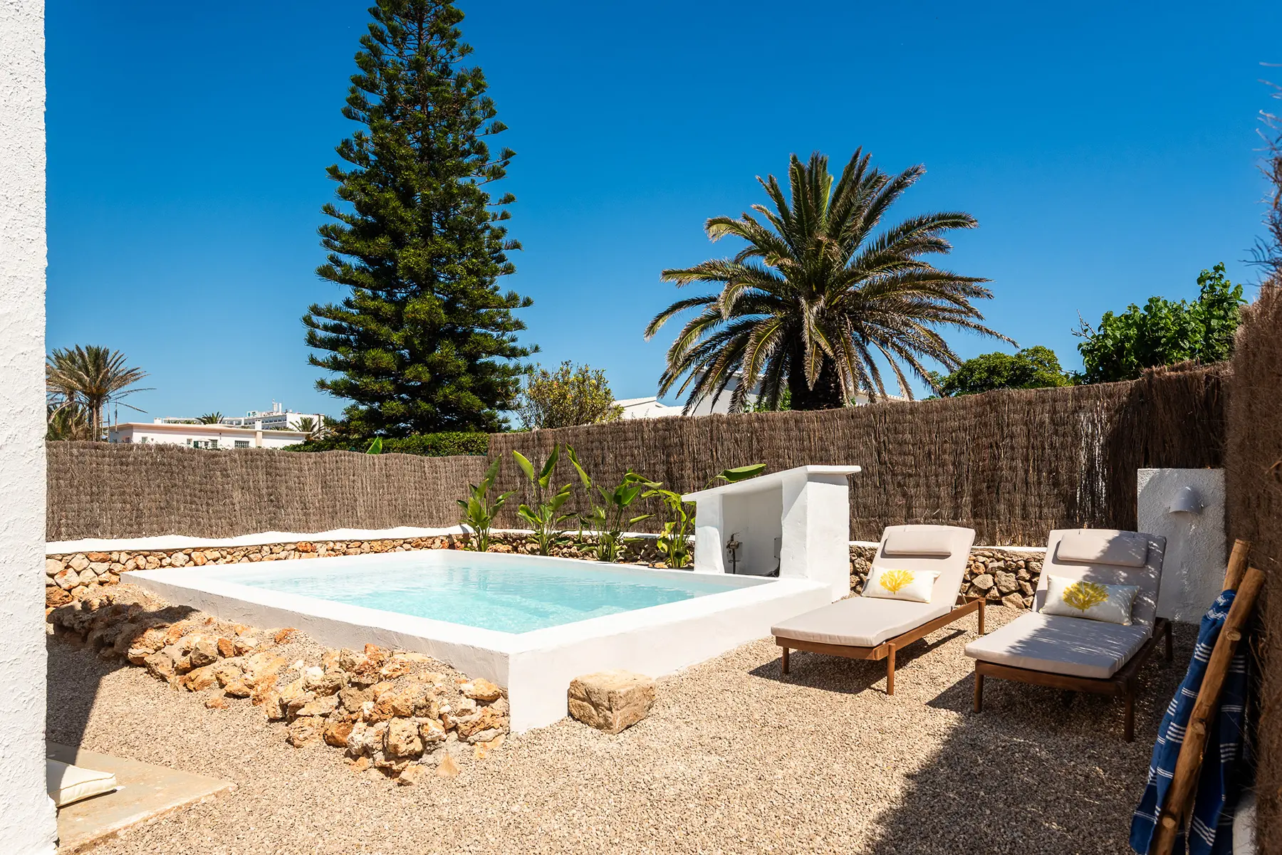 Renovated 4-bedroom Villa With Private Pool And Parking In S’algar, Menorca