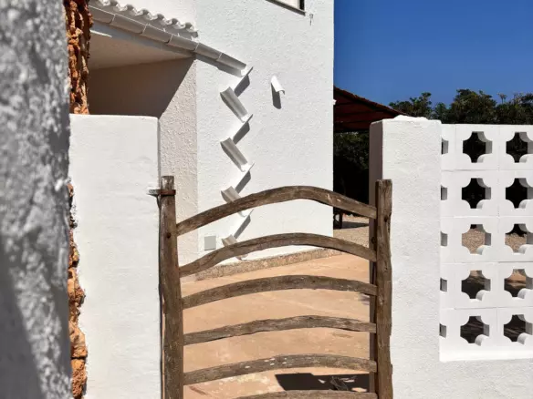 Renovated 4-bedroom Villa With Private Pool And Parking In S’algar, Menorca