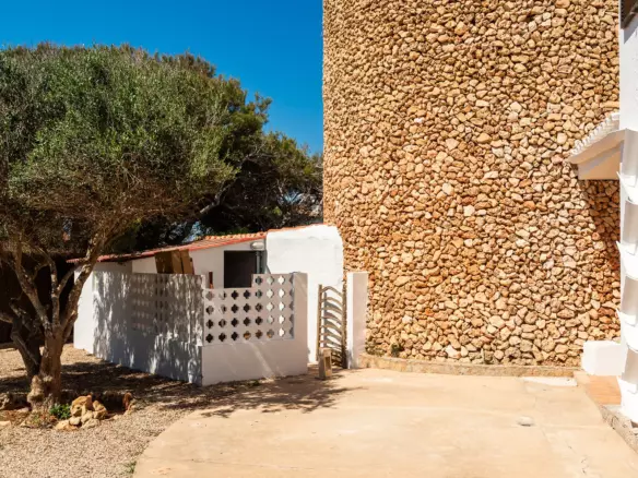 Renovated 4-bedroom Villa With Private Pool And Parking In S’algar, Menorca