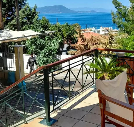 2-bedroom Detached House In Vilia, Greece (130 M²)