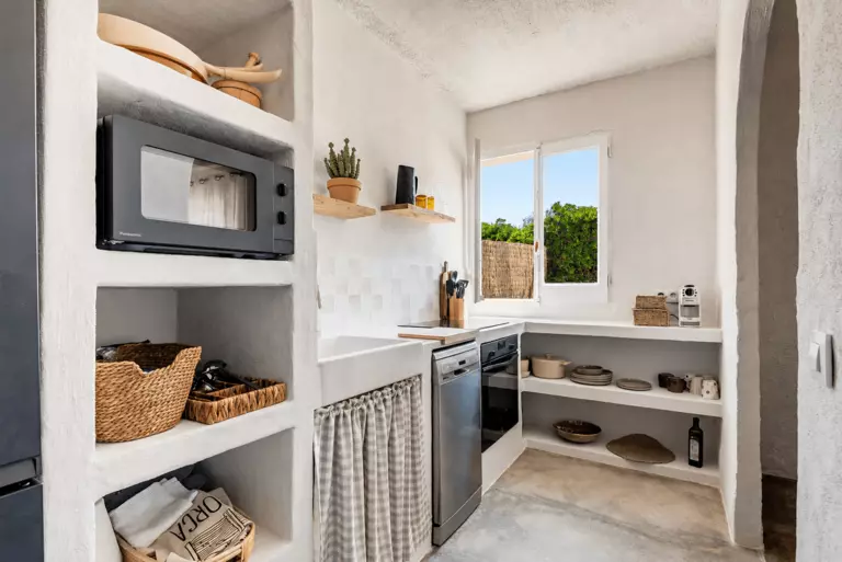 Renovated 4-bedroom Villa With Private Pool And Parking In S’algar, Menorca