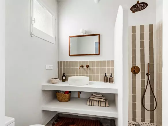 Renovated 4-bedroom Villa With Private Pool And Parking In S’algar, Menorca