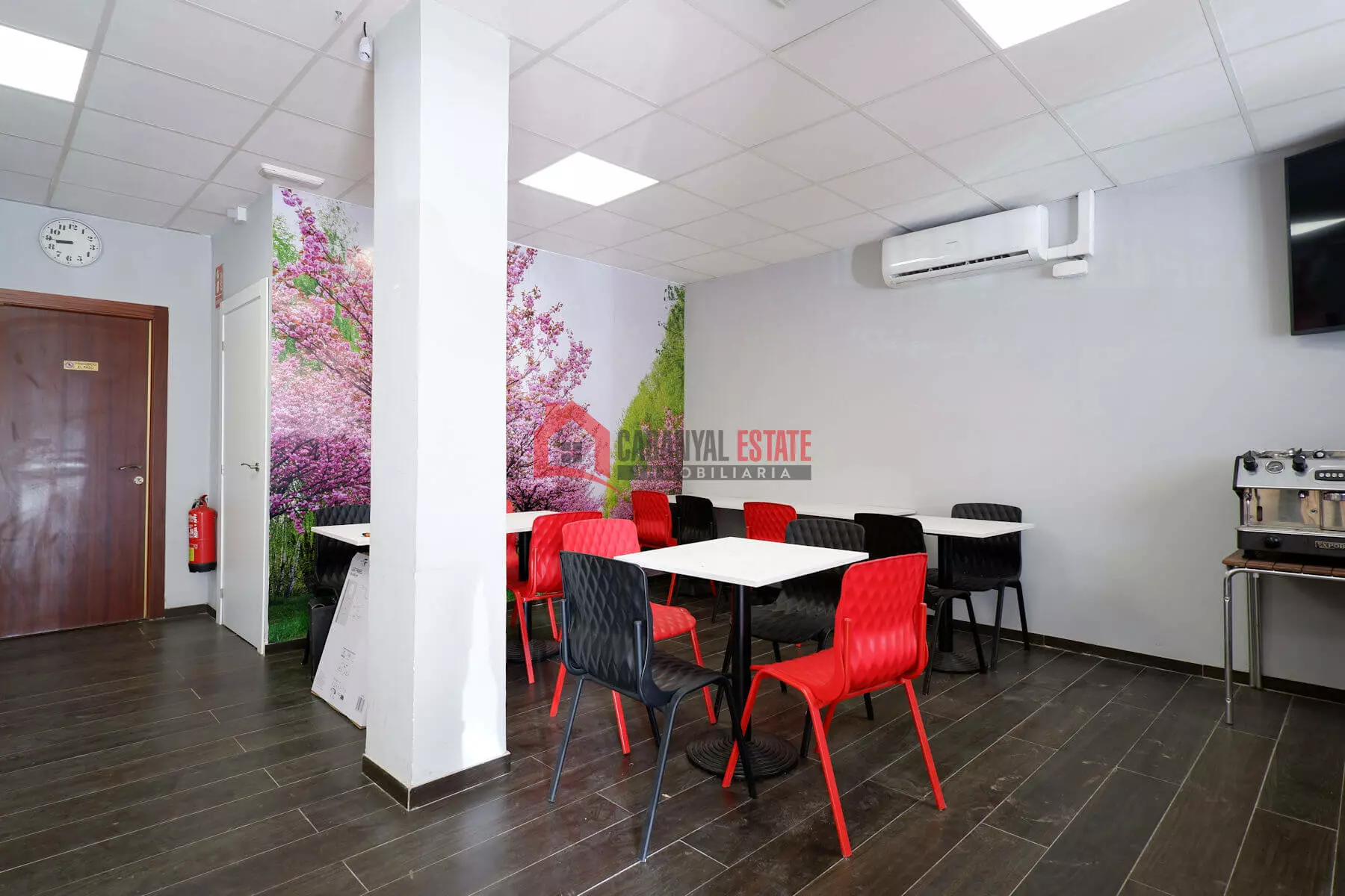 Commercial Premises In Sagunto (134 M²)