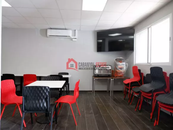 Commercial Premises In Sagunto (134 M²)
