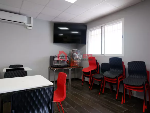 Commercial Premises In Sagunto (134 M²)