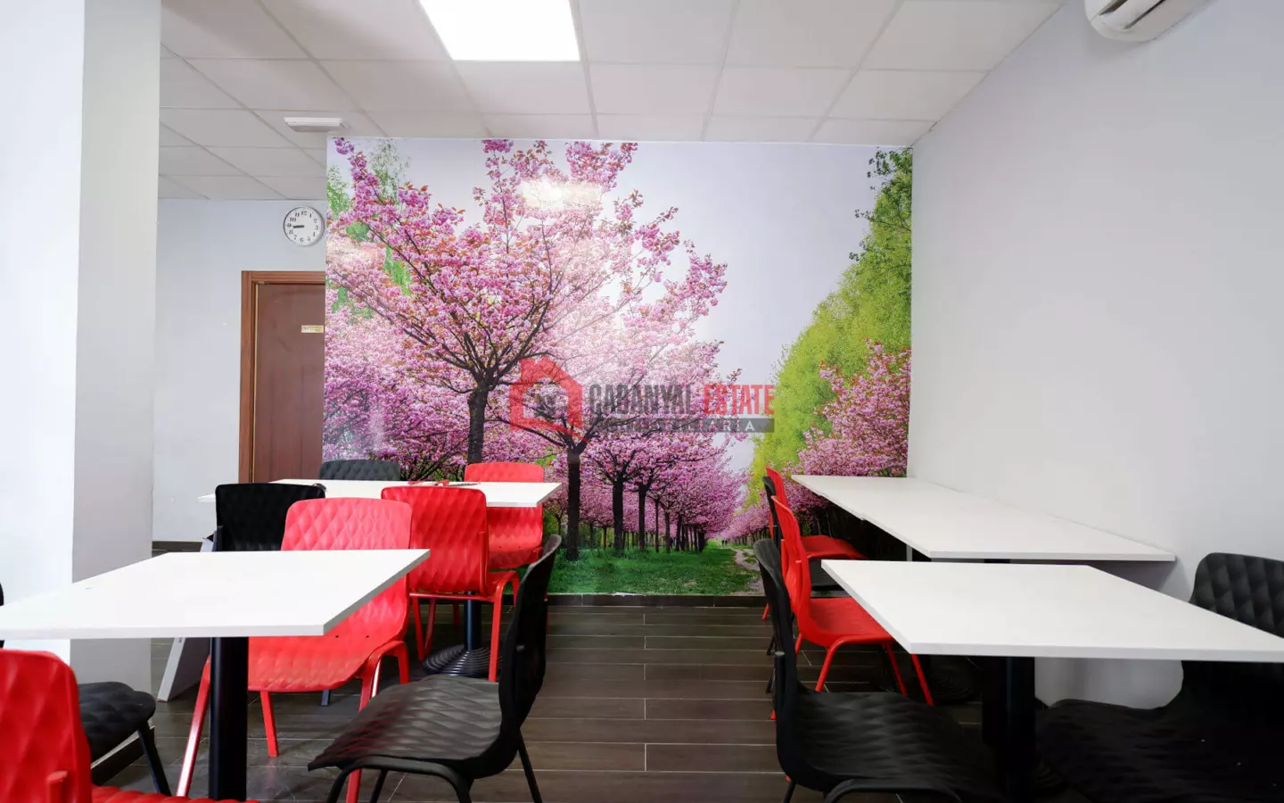 Commercial Premises In Sagunto (134 M²)