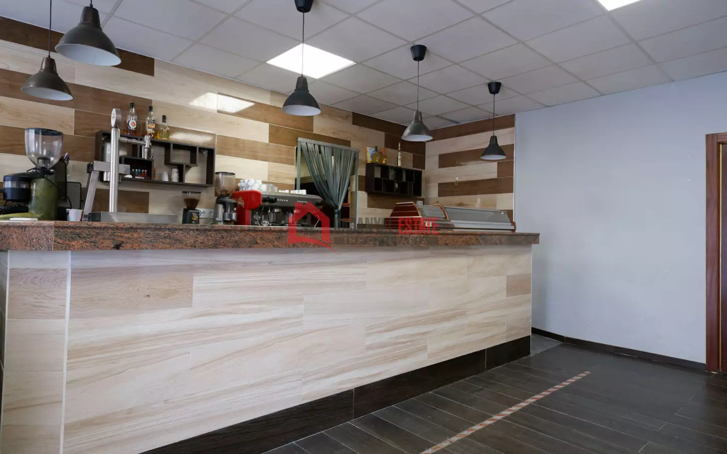 Commercial Premises In Sagunto (134 M²)