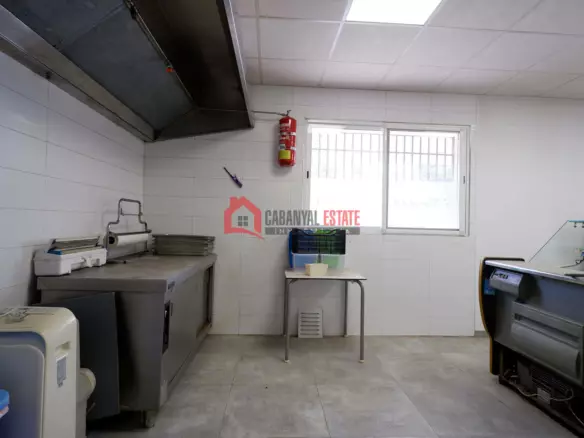 Commercial Premises In Sagunto (134 M²)