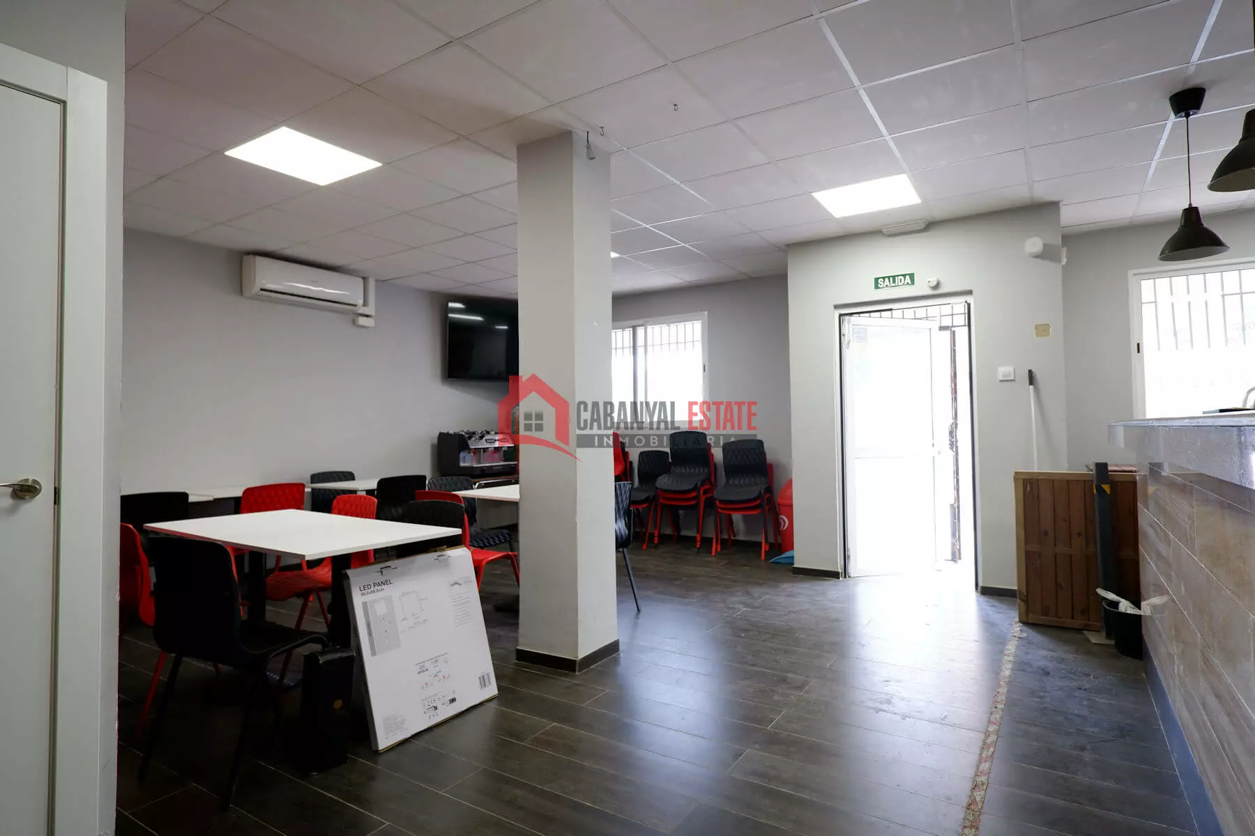 Commercial Premises In Sagunto (134 M²)
