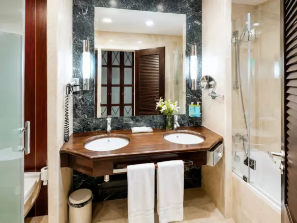 2-bedroom Apartment In Puerto Banús, Spain (149 M²)