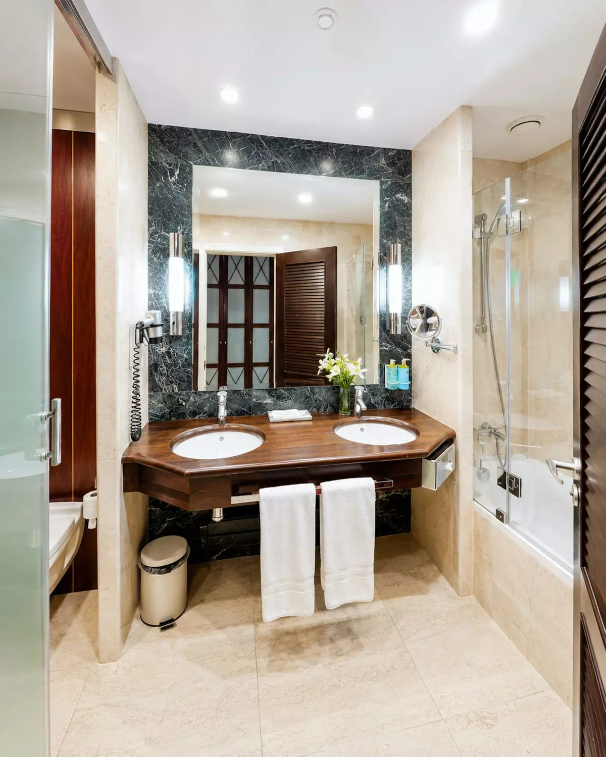 2-bedroom Apartment In Puerto Banús, Spain (149 M²)