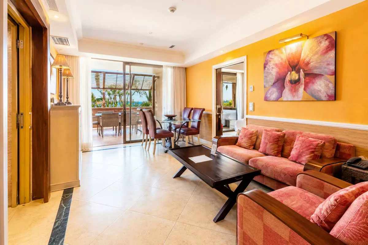 2-bedroom Apartment In Puerto Banús, Spain (149 M²)