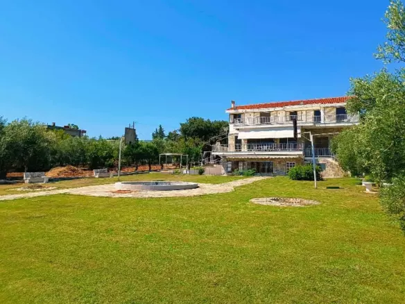 Central Greece Libanates: 315 Sqm Villa Right By The Water’s Edge. On The Sea On A Plot Of 3,683 Sq M
