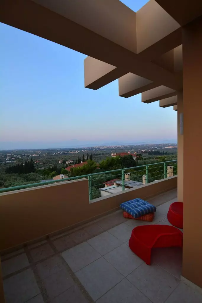 8-bedroom Villa In Anthidonos, Greece (390 M²)