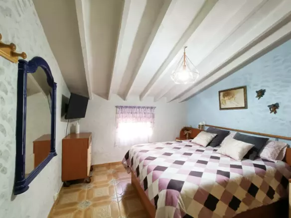 3-bedroom Detached Villa In Barinas, Spain (116 M²)