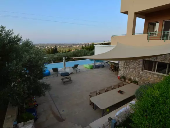 8-bedroom Villa In Anthidonos, Greece (390 M²)