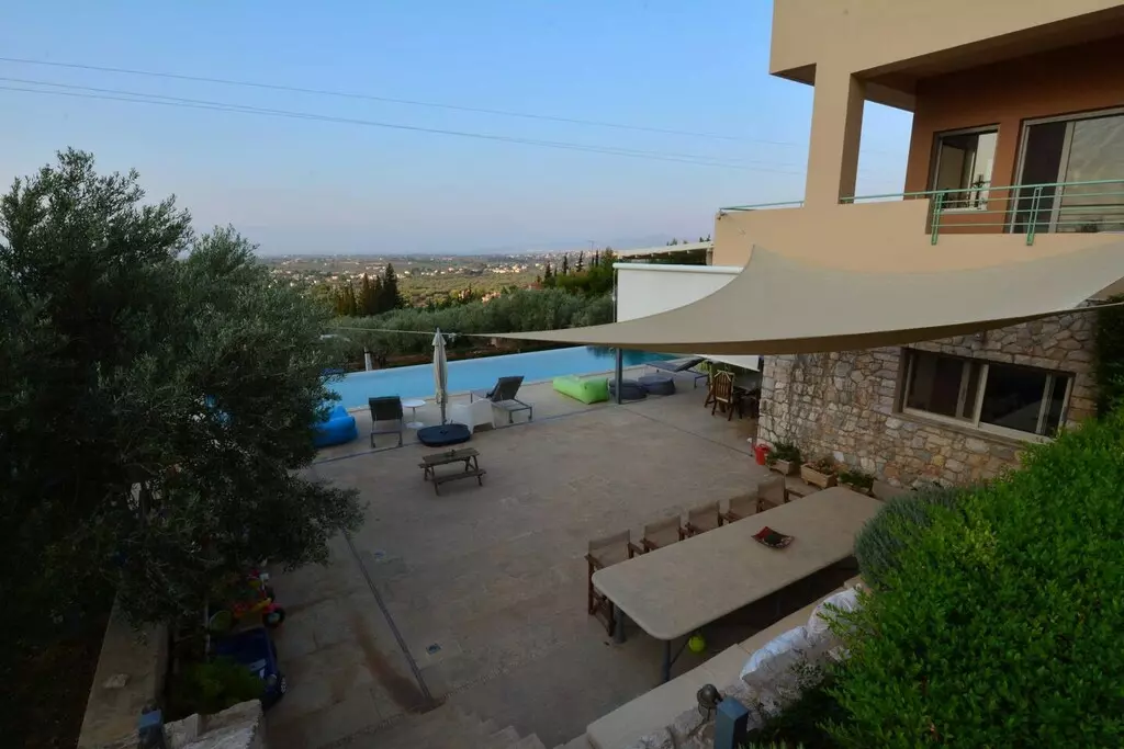 8-bedroom Villa In Anthidonos, Greece (390 M²)