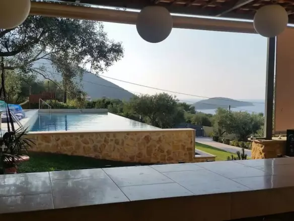 8-bedroom Villa In Anthidonos, Greece (390 M²)