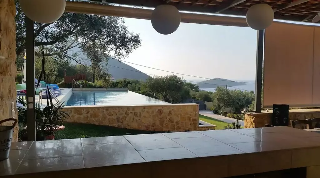 8-bedroom Villa In Anthidonos, Greece (390 M²)