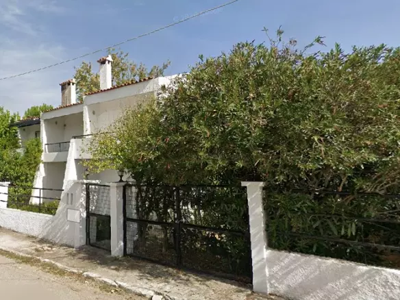Central Greece Arkitsa 100m2 Semi-detached Furnished House With Large Garden For Sale