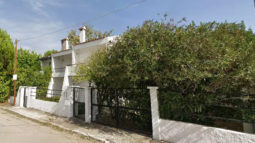 Central Greece Arkitsa 100m2 Semi-detached Furnished House With Large Garden For Sale