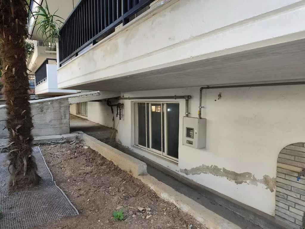 Commercial Property In Toumpa, Greece (90 M²)