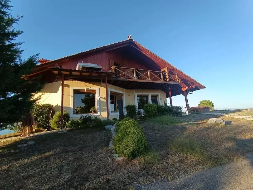 Central Greece Livanates: 290-square-meter Chalet-style Maisonette On A 4,700-square-meter Lot
