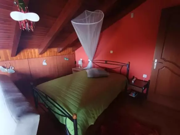 Central Greece Livanates: 290-square-meter Chalet-style Maisonette On A 4,700-square-meter Lot