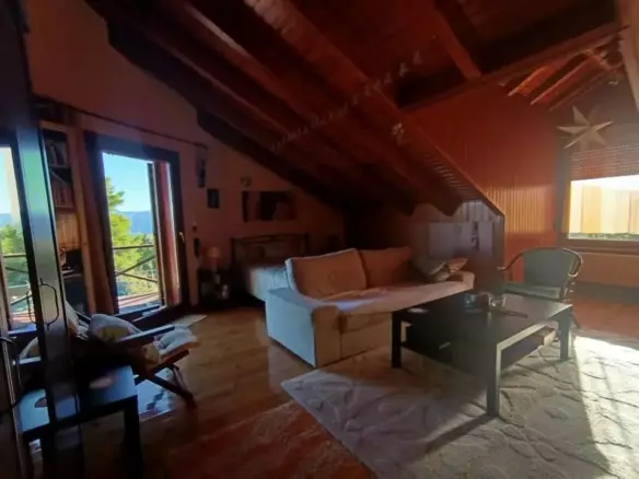 Central Greece Livanates: 290-square-meter Chalet-style Maisonette On A 4,700-square-meter Lot