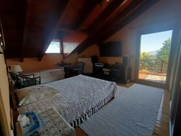 Central Greece Livanates: 290-square-meter Chalet-style Maisonette On A 4,700-square-meter Lot