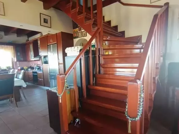 Central Greece Livanates: 290-square-meter Chalet-style Maisonette On A 4,700-square-meter Lot