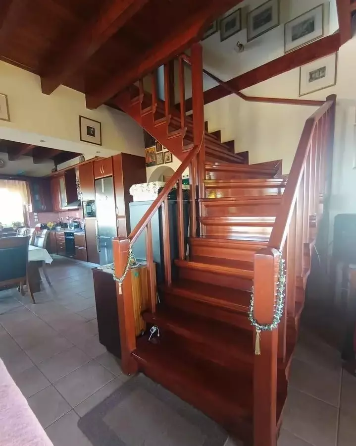 Central Greece Livanates: 290-square-meter Chalet-style Maisonette On A 4,700-square-meter Lot