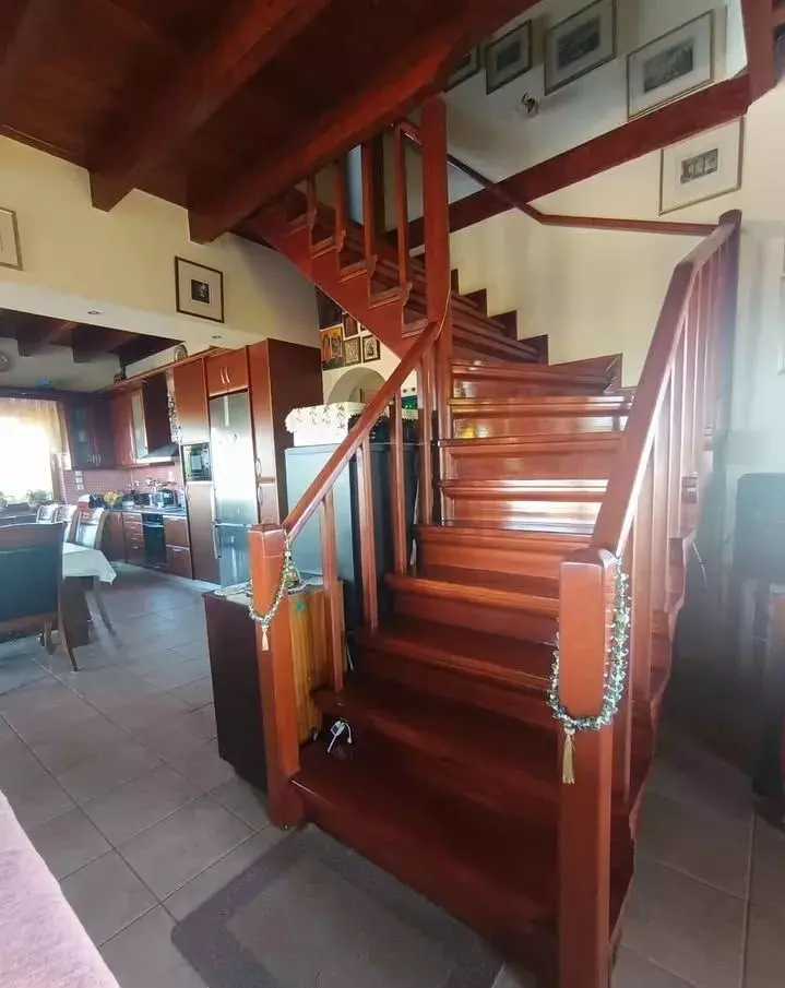 liv18 Central Greece Livanates: 290-square-meter Chalet-style Maisonette On A 4,700-square-meter Lot