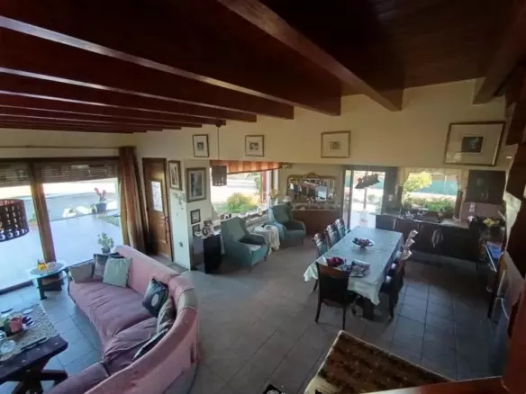 Central Greece Livanates: 290-square-meter Chalet-style Maisonette On A 4,700-square-meter Lot