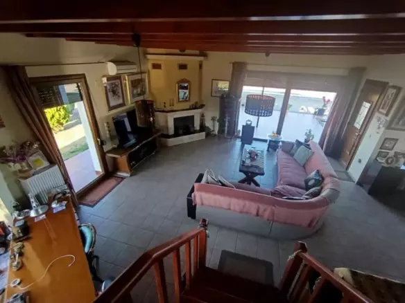 Central Greece Livanates: 290-square-meter Chalet-style Maisonette On A 4,700-square-meter Lot