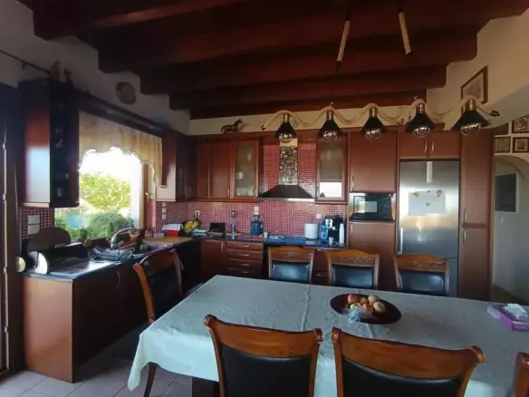 Central Greece Livanates: 290-square-meter Chalet-style Maisonette On A 4,700-square-meter Lot