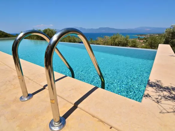 8-bedroom Villa In Anthidonos, Greece (390 M²)