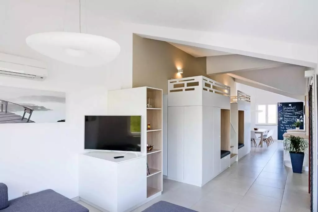 4-bedroom Apartment In Malinska, Croatia (118 M²)