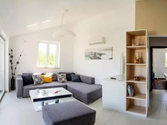 4-bedroom Apartment In Malinska, Croatia (118 M²)